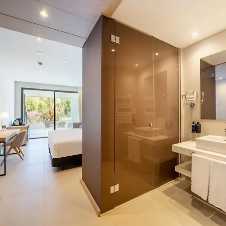 Eurostars Oasis Hotel 4*