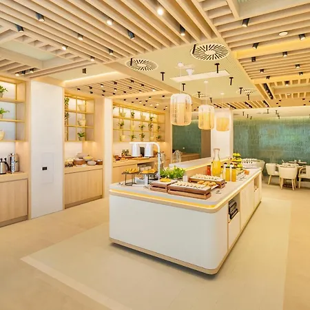 Eurostars Oasis Hotel
