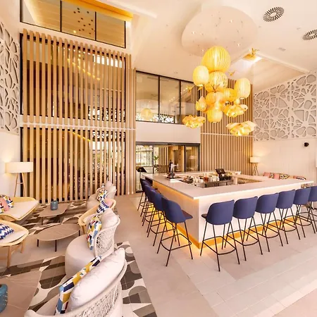 Eurostars Oasis ホテル 4*